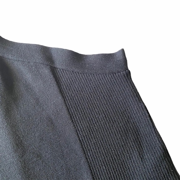 Vintage 90’s: Wayne Rogers ❤︎ Strappy Ribbed Silk Top ❤︎ Cross Front Halter Neck - Picture 12 of 15